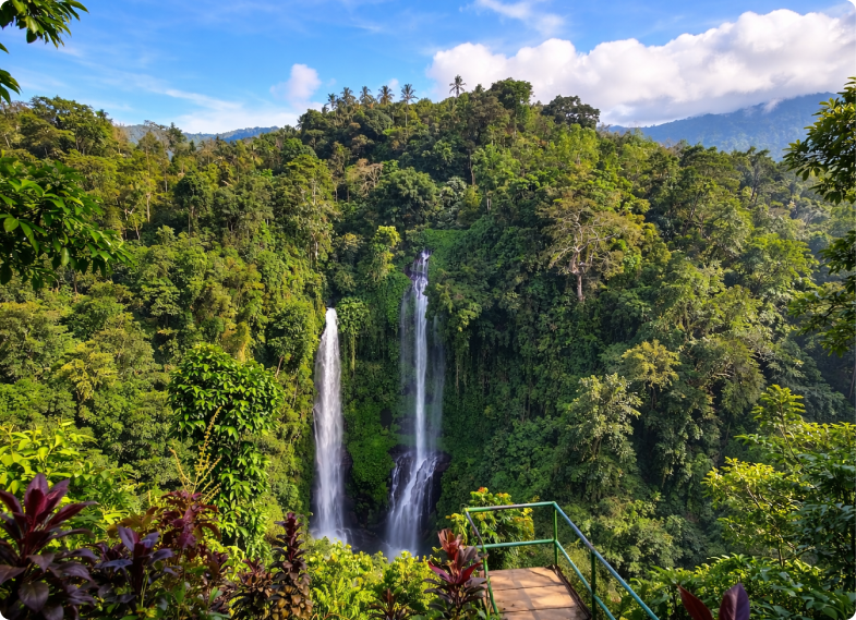 sekumpul waterfall in bali