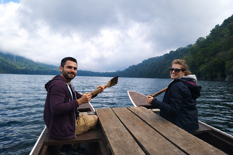 canoe-trekking-tamblingan