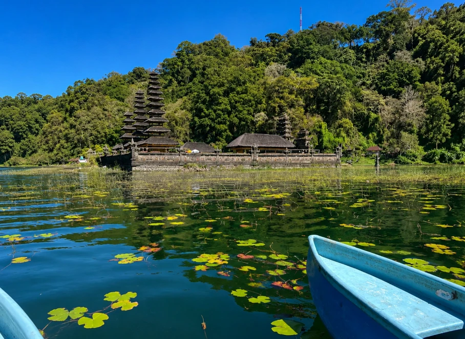 tamblingan jungle trekking for beginners